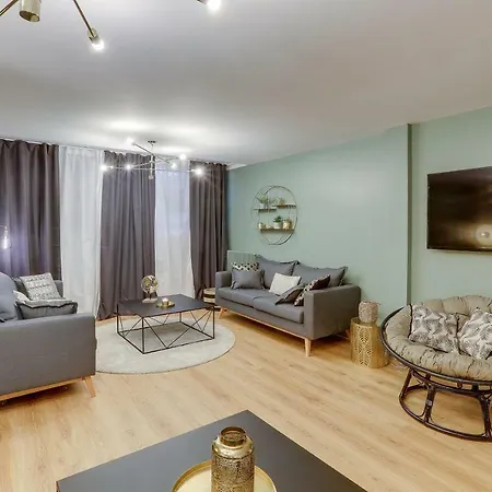 Beautiful And Spacious Flat In Trendy Oberkampf