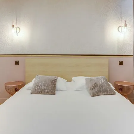 Beautiful And Spacious Flat In Trendy Oberkampf شقة