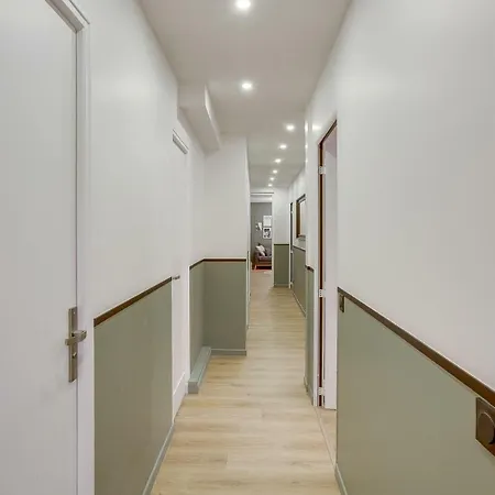 Beautiful And Spacious Flat In Trendy Oberkampf *