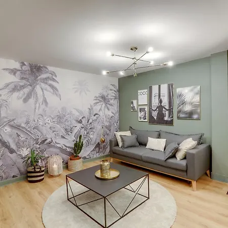 Beautiful And Spacious Flat In Trendy Oberkampf شقة *
