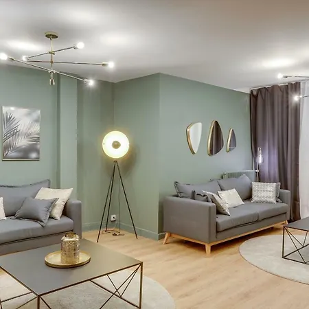 Beautiful And Spacious Flat In Trendy Oberkampf