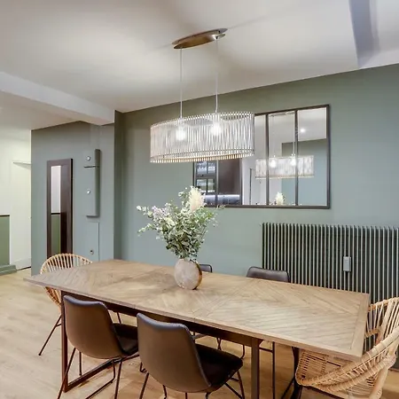 Beautiful And Spacious Flat In Trendy Oberkampf شقة