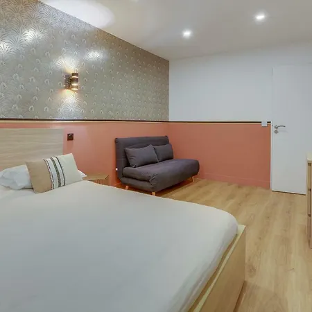 Beautiful And Spacious Flat In Trendy Oberkampf * باريس